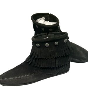 Minnetonka Black Fringe Suede Boots